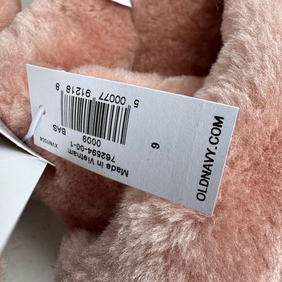 Old Navy Pink Faux Fur Slippers Size 9 - Picture 5 of 5
